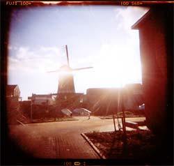 Windmill in the sun (8Kb)